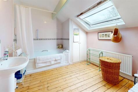 6-Church-View-Bathroom.jpg
