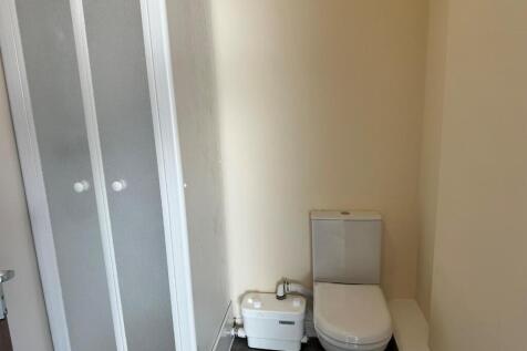 Shower Room.jpg
