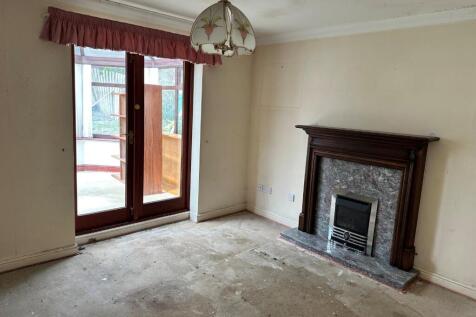 LOUNGE TO CONSERVATORY.jpg