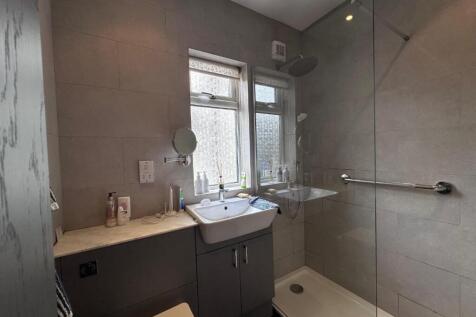 Shower room.jpg