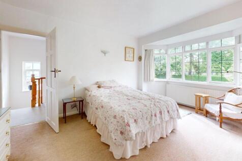 Low-Hall-Road-Bedroom.jpg