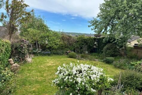Rear Garden 2.jpg