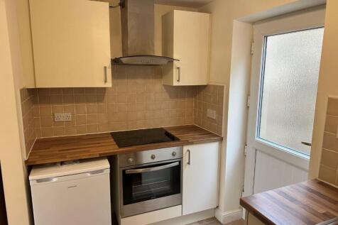 Kitchen 2.jpg