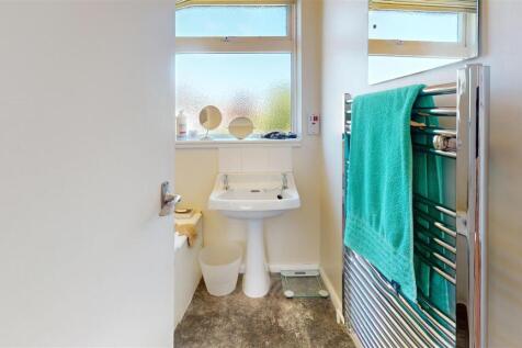 24-Brooklands-Lane-Bathroom 1.jpg