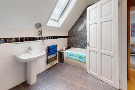 Station-Road-Bathroom.jpg