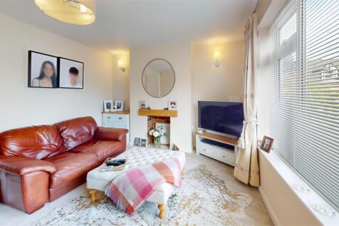 17-Neville-Road-Living-Room.jpg