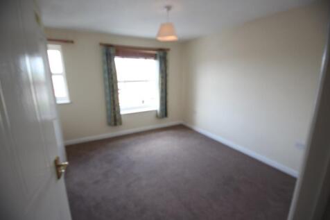 Bedroom 1.jpg