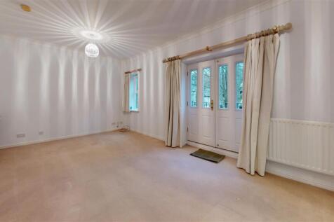 Regency-Court-Unfurnished.jpg