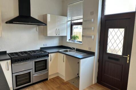 Kitchen 2.jpg