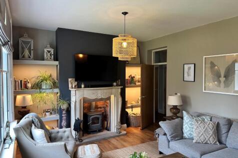 Living Room 2.jpg