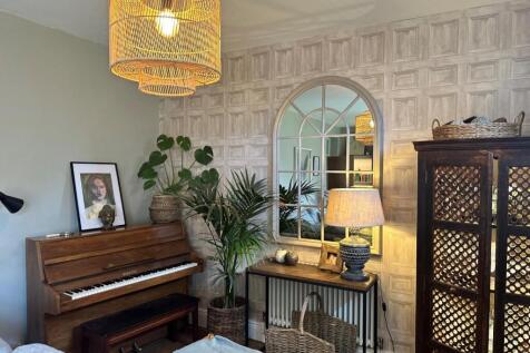 Living Room.jpg
