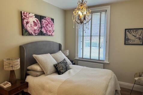 Bedroom 1.1.jpg