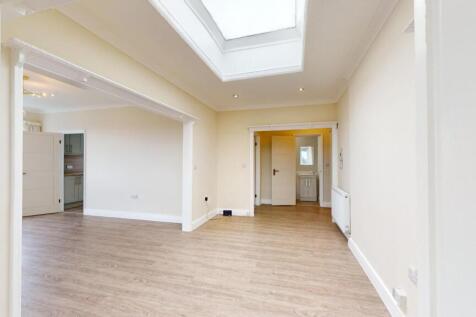 Harrogate-Road-Alwoodley-04232024_192934.jpg