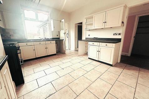 Kitchen new1.jpg