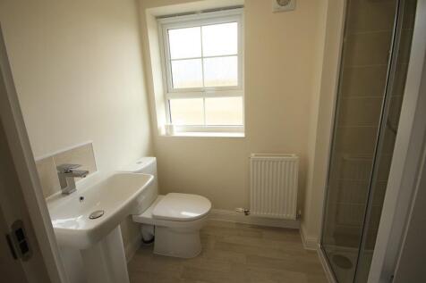 Ensuite shower room 2.jpg