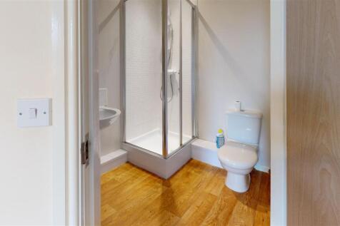 Ling-Court-Bathroom 1.jpg