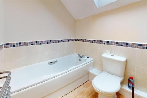 Ling-Court-Bathroom.jpg
