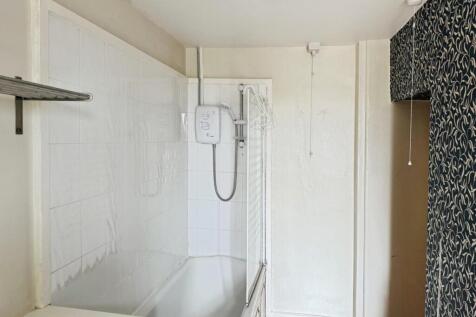 b8e2f733-Bathroom.jpg