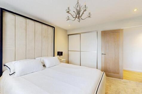 pbox-bedroom-338592.jpg