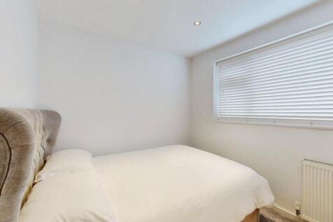 pbox-bedroom-338592.jpg