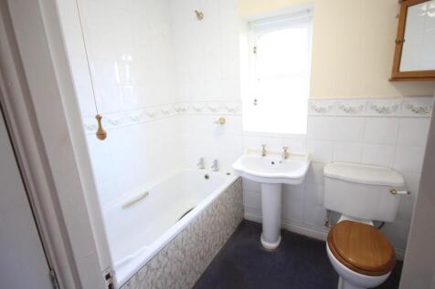 Bathroom.JPG
