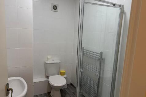 Shower Room.jpg