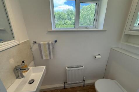 Cloakroom/wc
