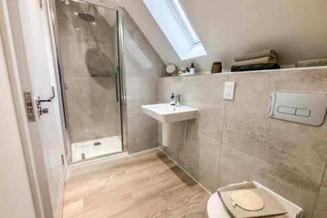 ensuite 2.jpg