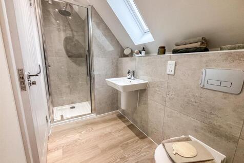 ensuite 2.jpg