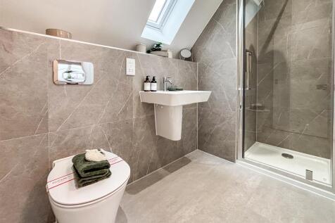 ensuite.jpg
