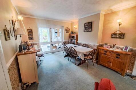 Dining Area.jpg
