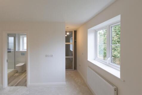 Dressing and en suite