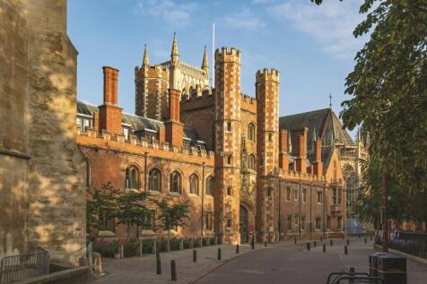 St-Johns-College-Chapel,-Cambridge,-England,-UK-15