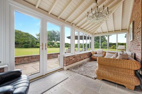 House - Garden Room