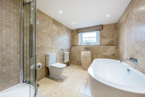 House - Family bathroom