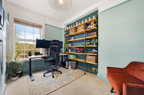 Bedroom/Study