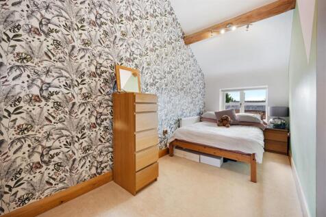Guest suite/Bedroom 2