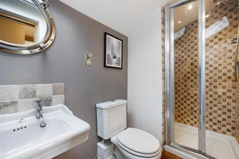 En suite shower room