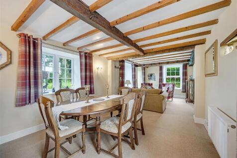 Dining/sitting room