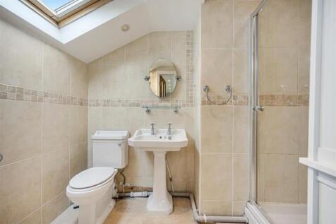 Bedroom 1 en suite