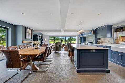 Kitchen/breakfast/sitting/dining room