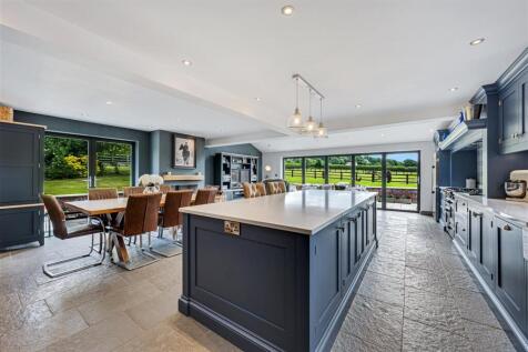 Kitchen/breakfast/sitting/dining room