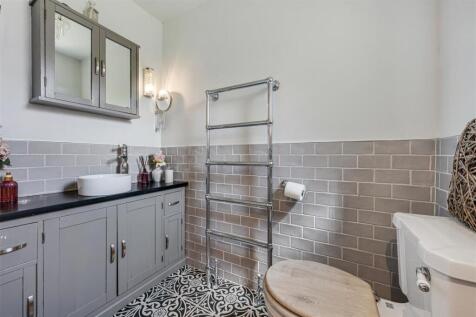 Family shower room