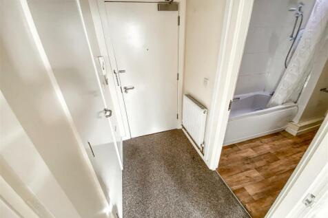 Hallway 001.jpg