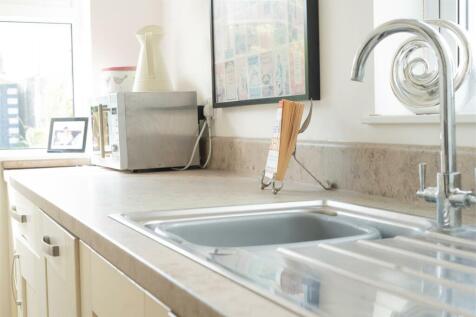 011 - Kitchen 3.jpg