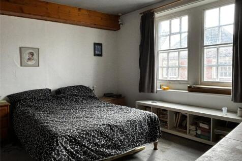 Top Floor Bedroom 2