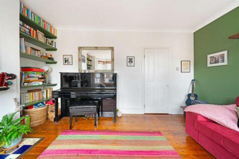 Lea Hall Road, E10