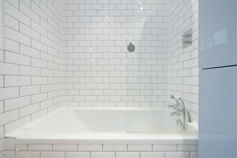 Lea Hall Road, E10