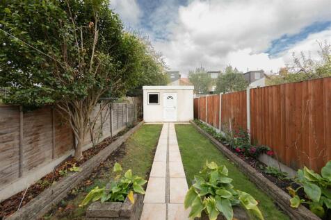 Melbourne Road, E17