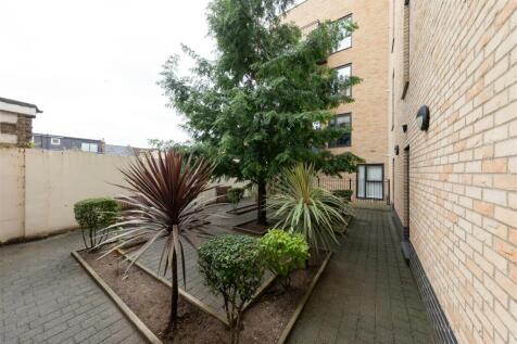 Blackhorse Road, E17